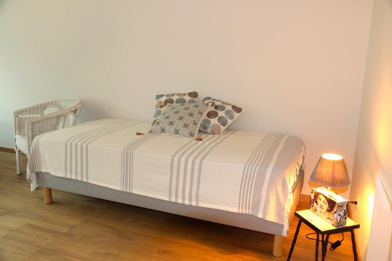 Des Feuilles Et Des Hiboux Hotel Plescop Eksteriør billede
