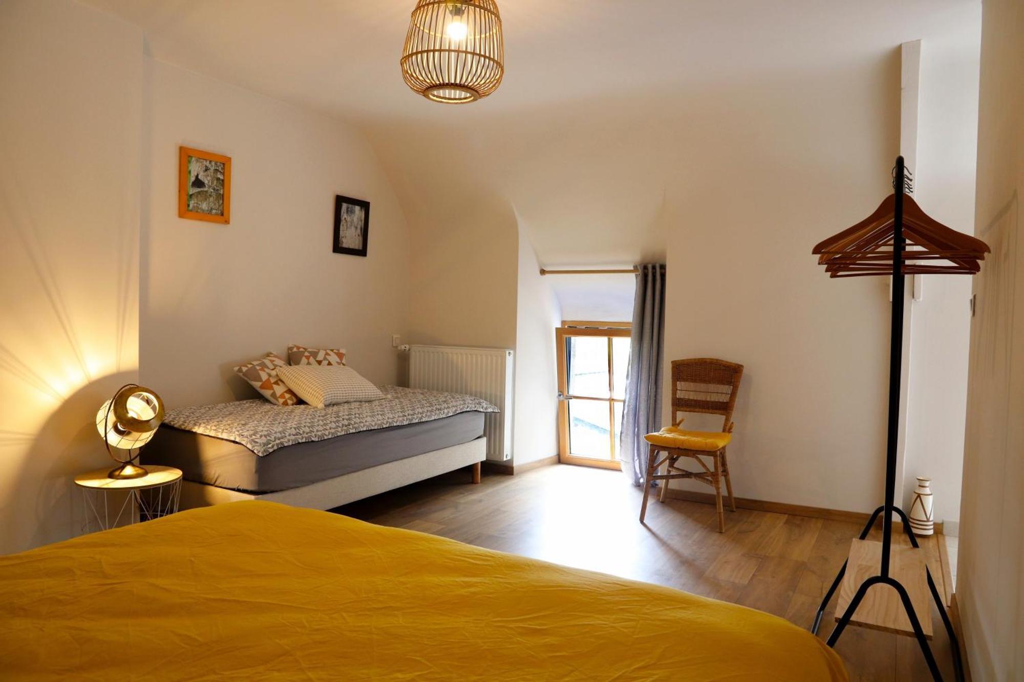 Des Feuilles Et Des Hiboux Hotel Plescop Eksteriør billede